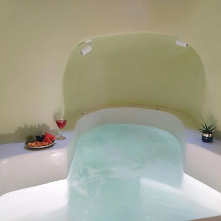 Вілла Santorini Oasis- Cave House Фіра Екстер'єр фото