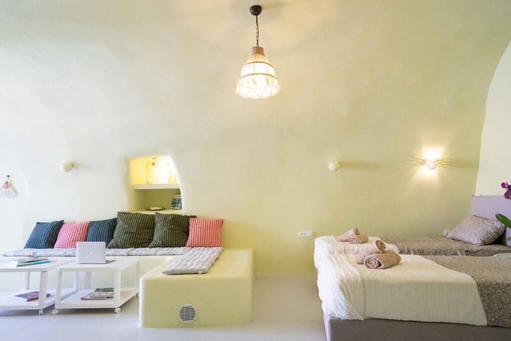 Вілла Santorini Oasis- Cave House Фіра Екстер'єр фото